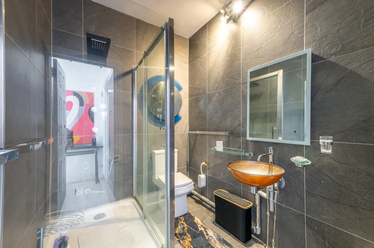 Top Floor Flat, 11 Grove Road, London, photo 6