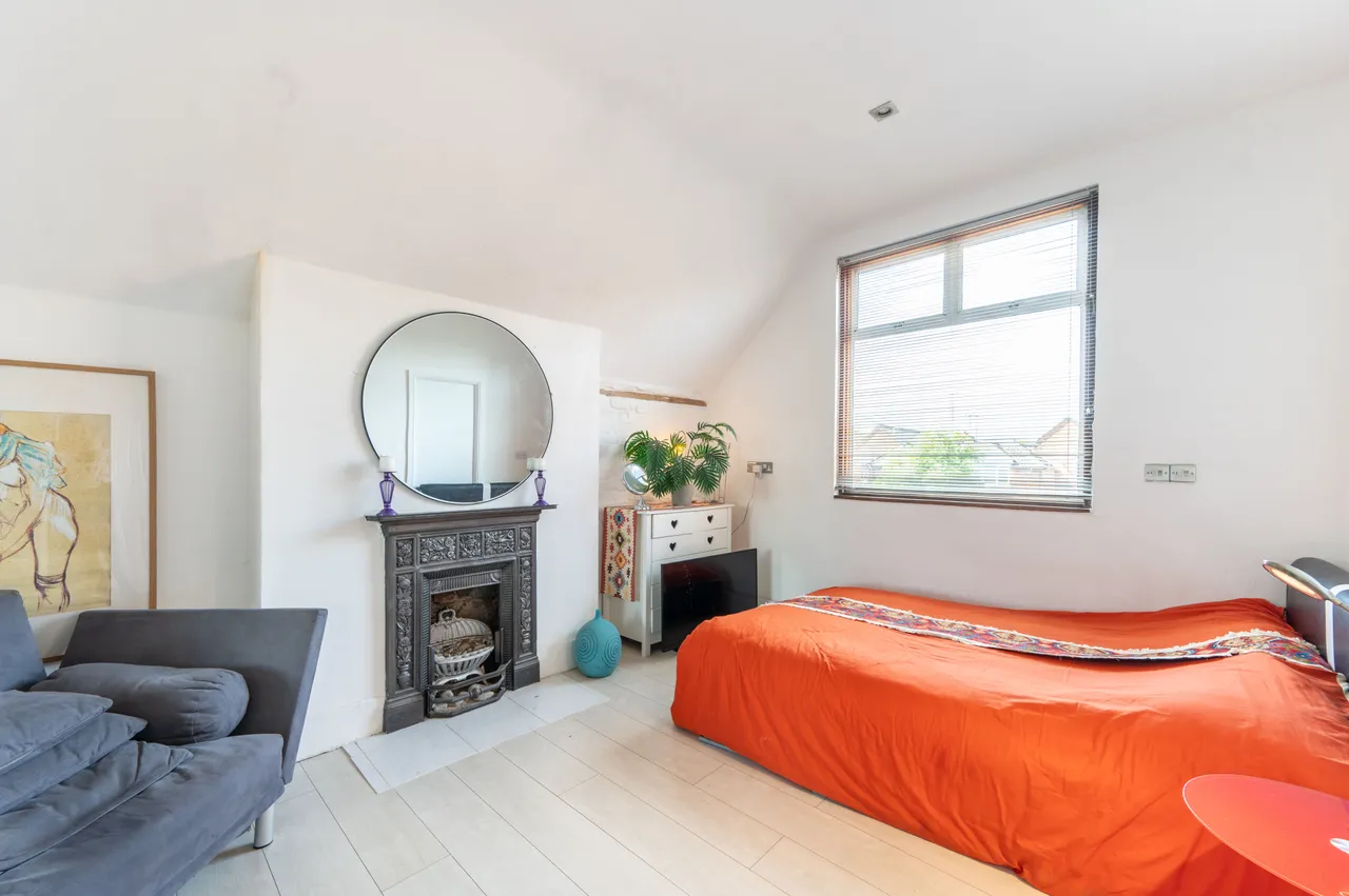 Top Floor Flat, 11 Grove Road, London, photo 7