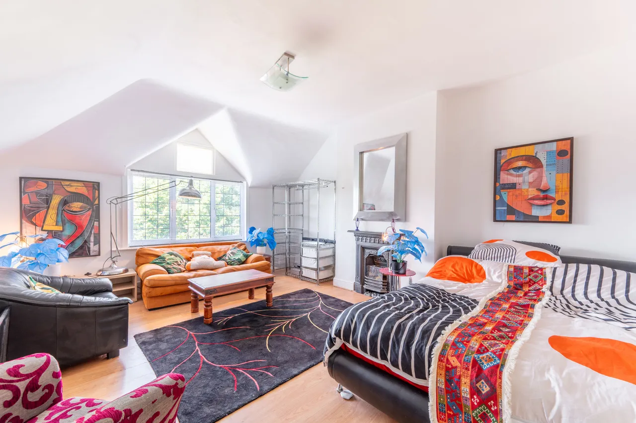 Top Floor Flat, 11 Grove Road, London, photo 2