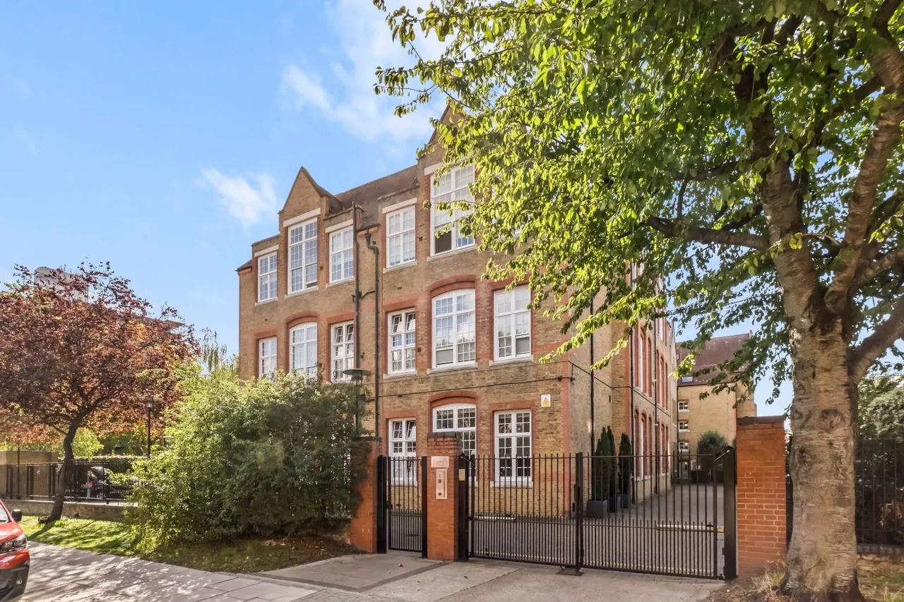 Battersea Park Road, London, SW11, photo 19