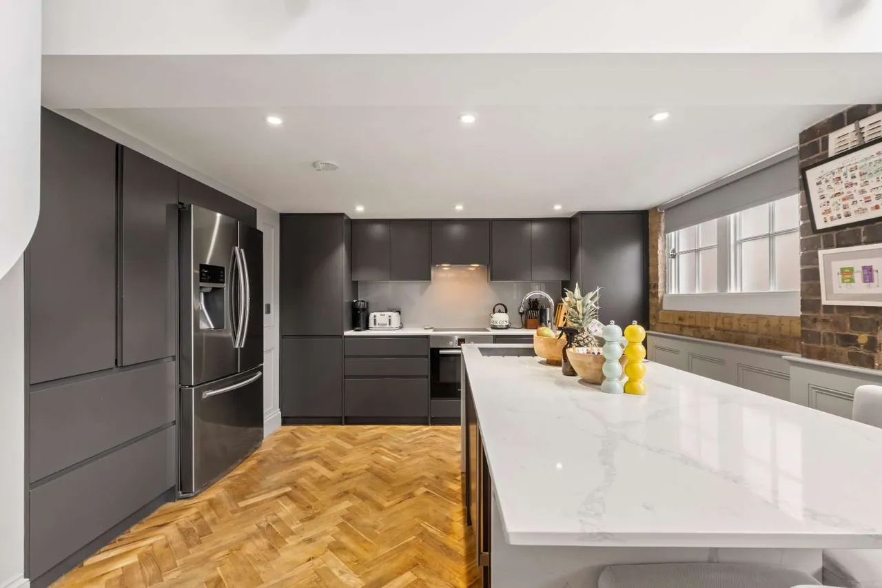 Battersea Park Road, London, SW11, photo 4