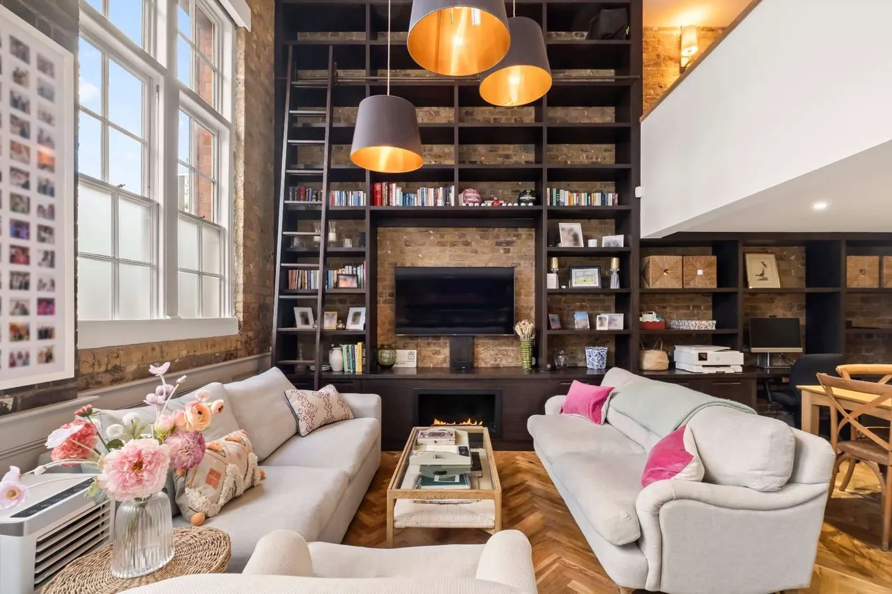 2 bed flat for sale, Battersea Park Road, London, SW11