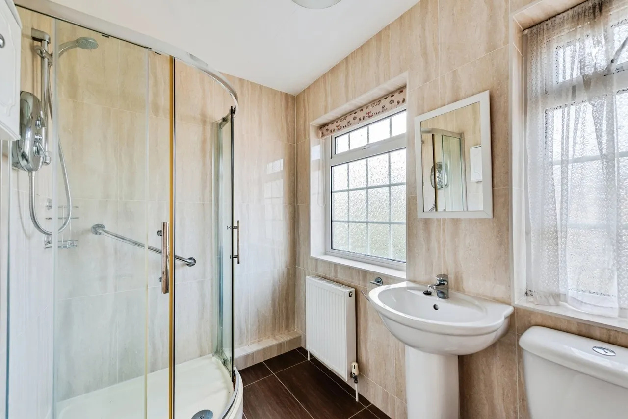 Meadowcroft, Swindon, SN2, photo 11