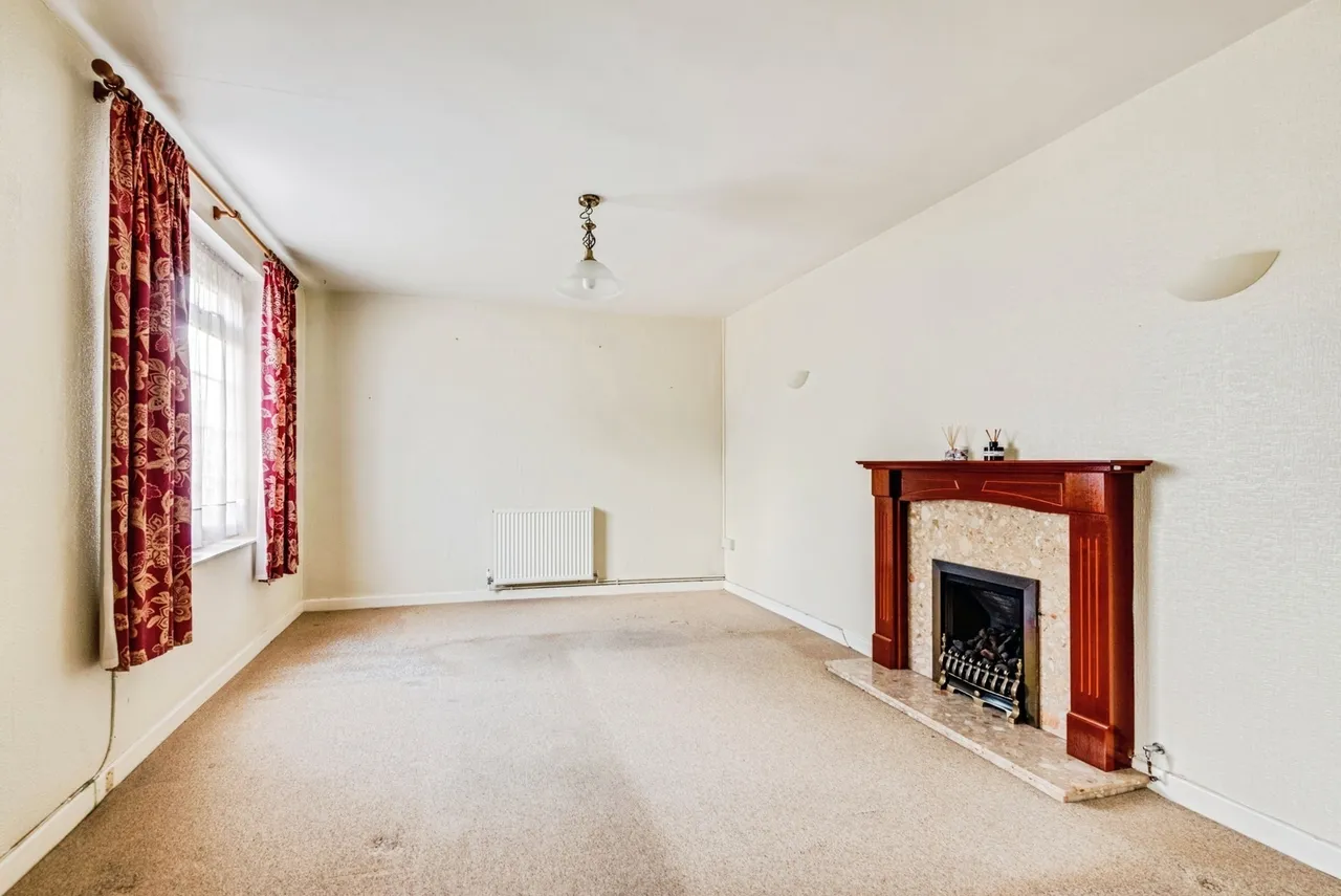 Meadowcroft, Swindon, SN2, photo 12