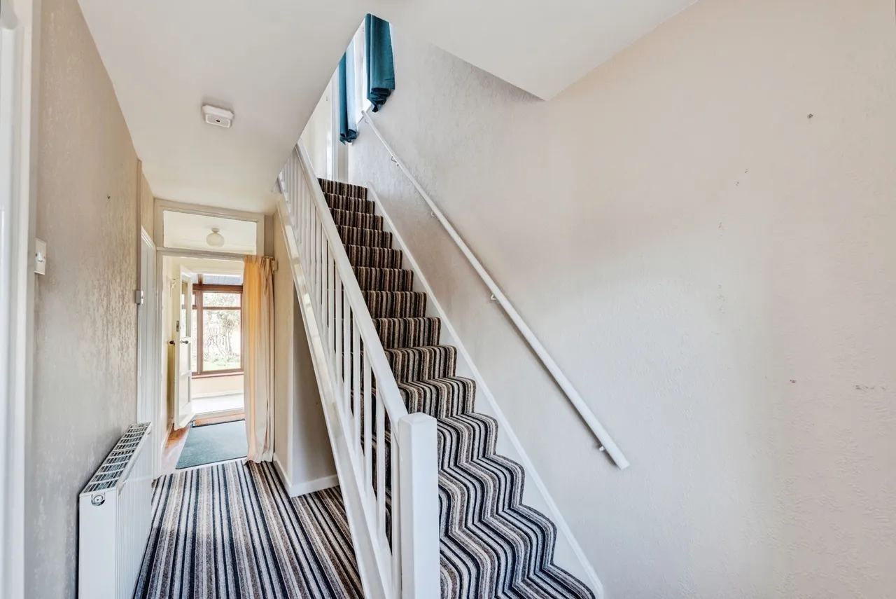 Meadowcroft, Swindon, SN2, photo 13