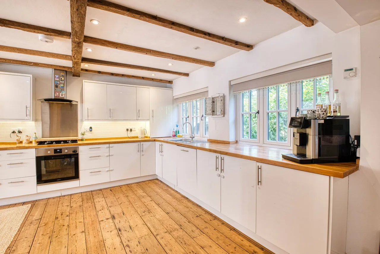 Main Street, Peasmarsh, TN31, photo 14