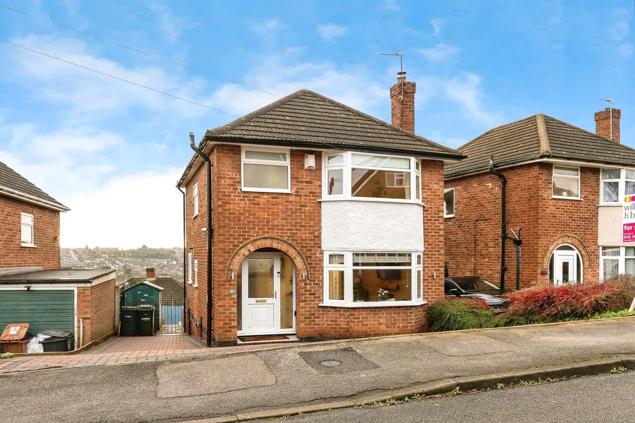 3 bed house for sale — Violet Road, Carlton, Nottingham