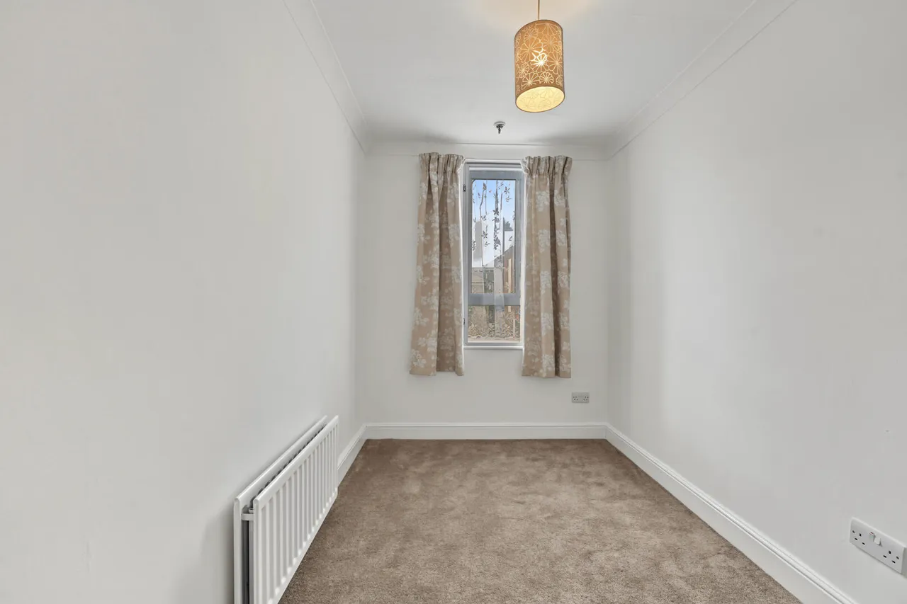 London Road, Enfield, EN2, photo 13