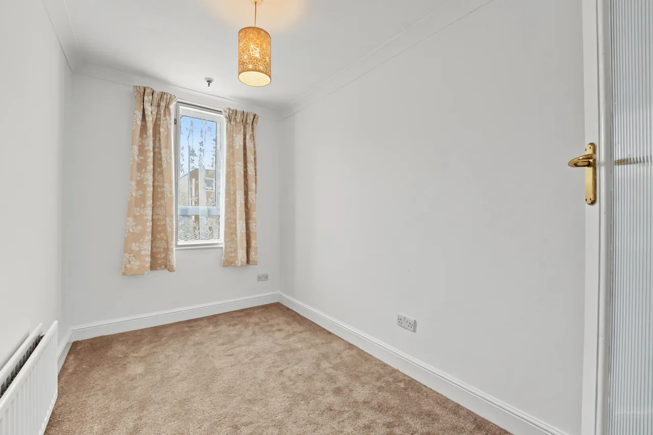 London Road, Enfield, EN2, photo 10