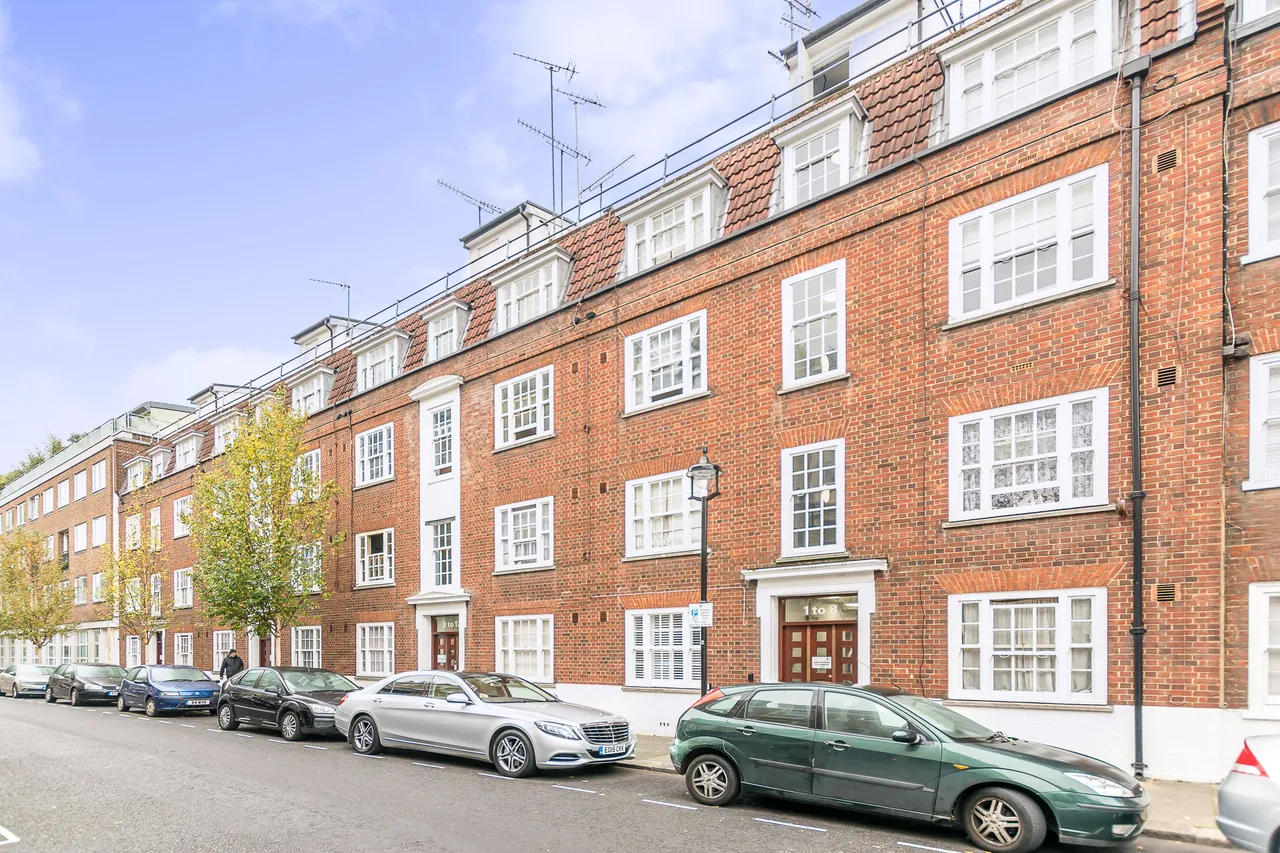 2 Carey Mansions, Rutherford Street, London, photo 2