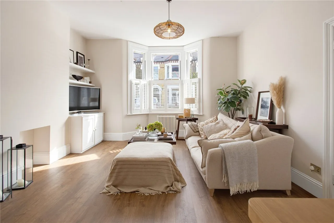 1 bed flat for sale, Thirsk Road, London, SW11