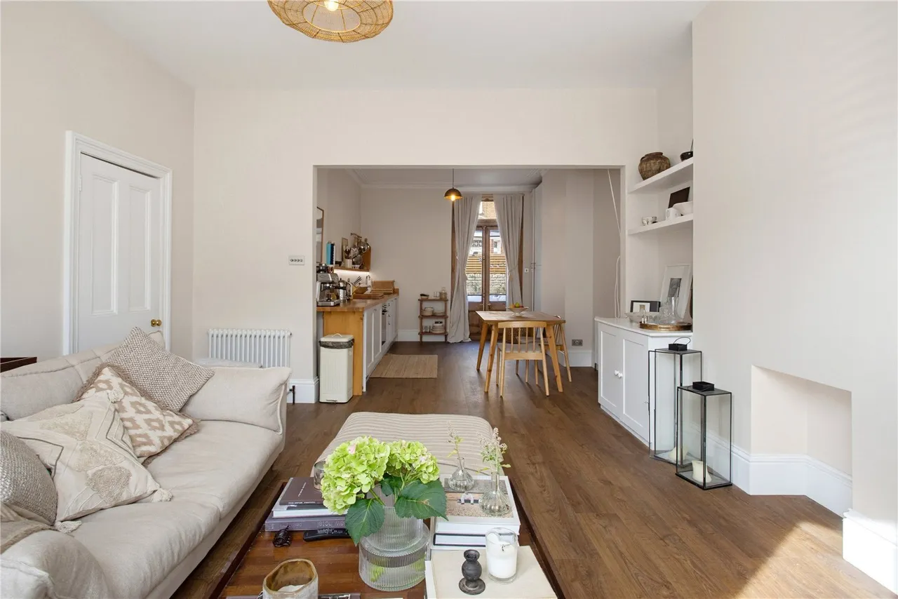 Thirsk Road, London, SW11, photo 2