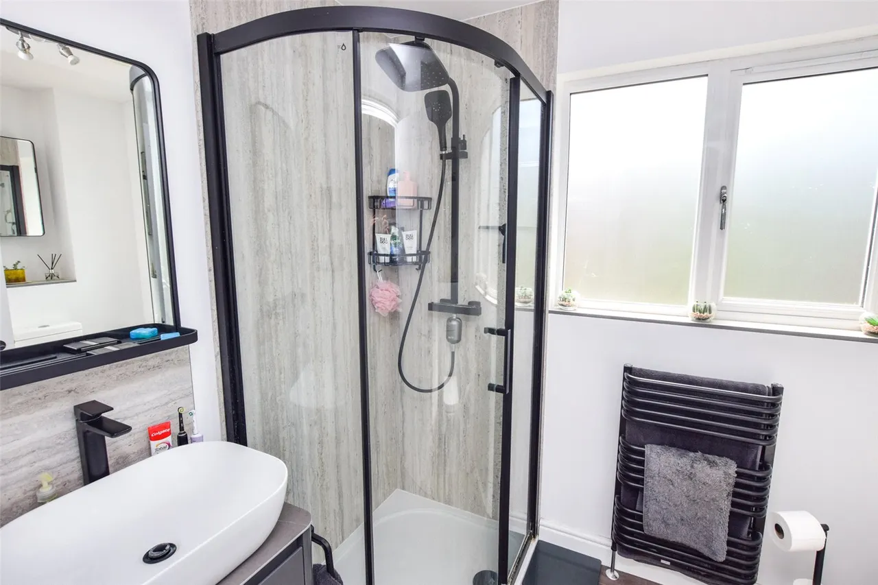 Lyndsey Close, Farnborough, Hampshire, GU14 9TG, photo 8