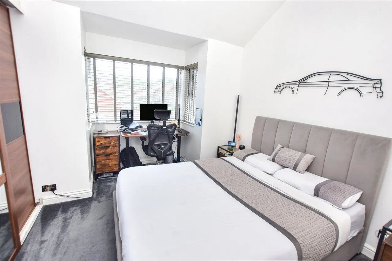 Lyndsey Close, Farnborough, Hampshire, GU14 9TG, photo 7