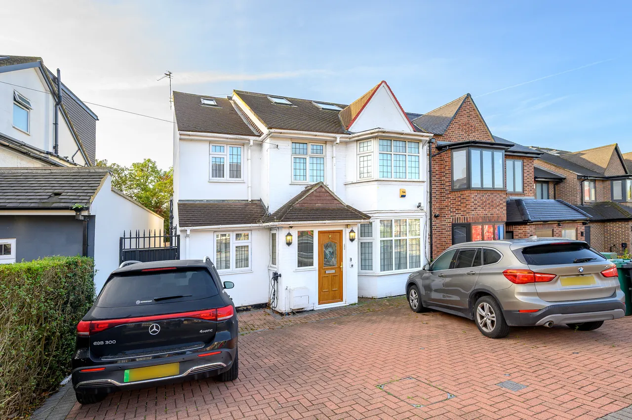 6 bed house for sale, London, NW4