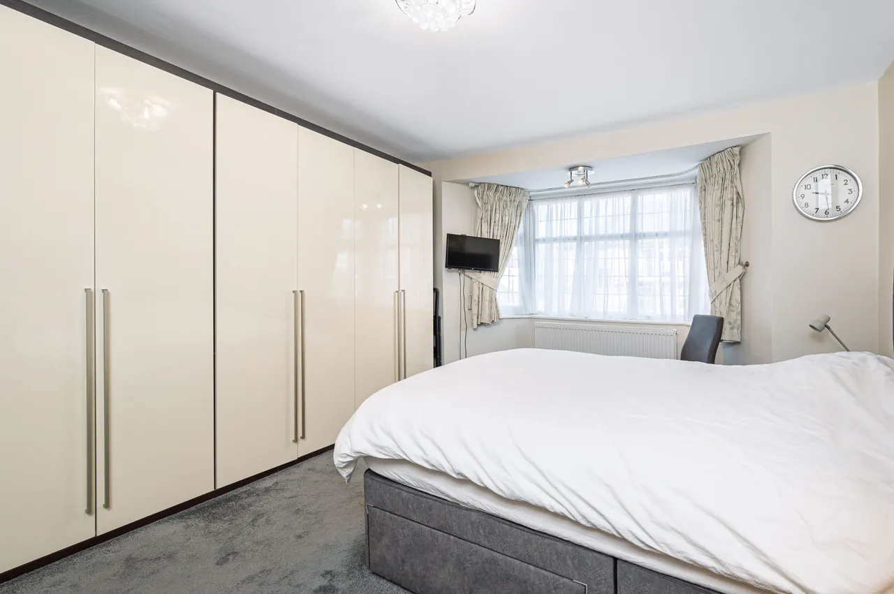 London, NW4, photo 9