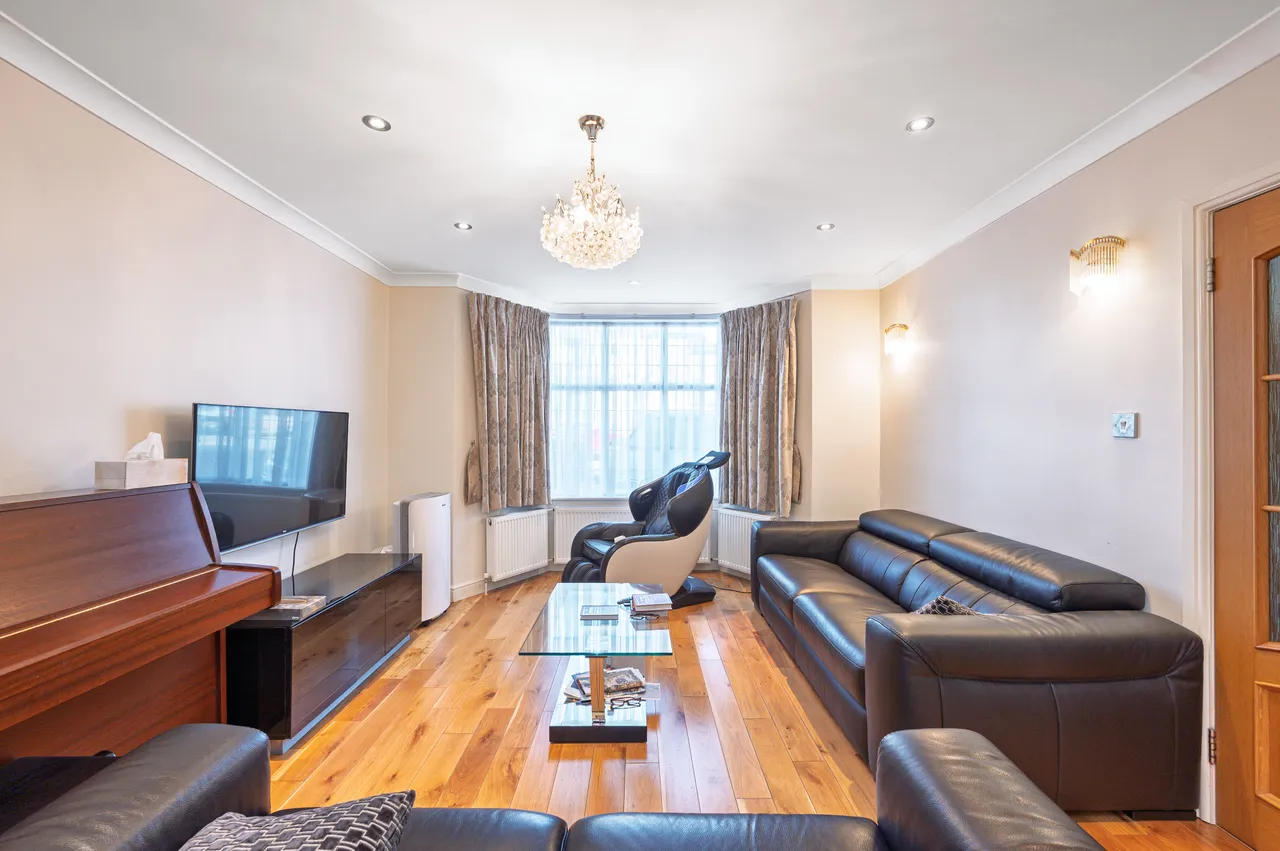 London, NW4, photo 7