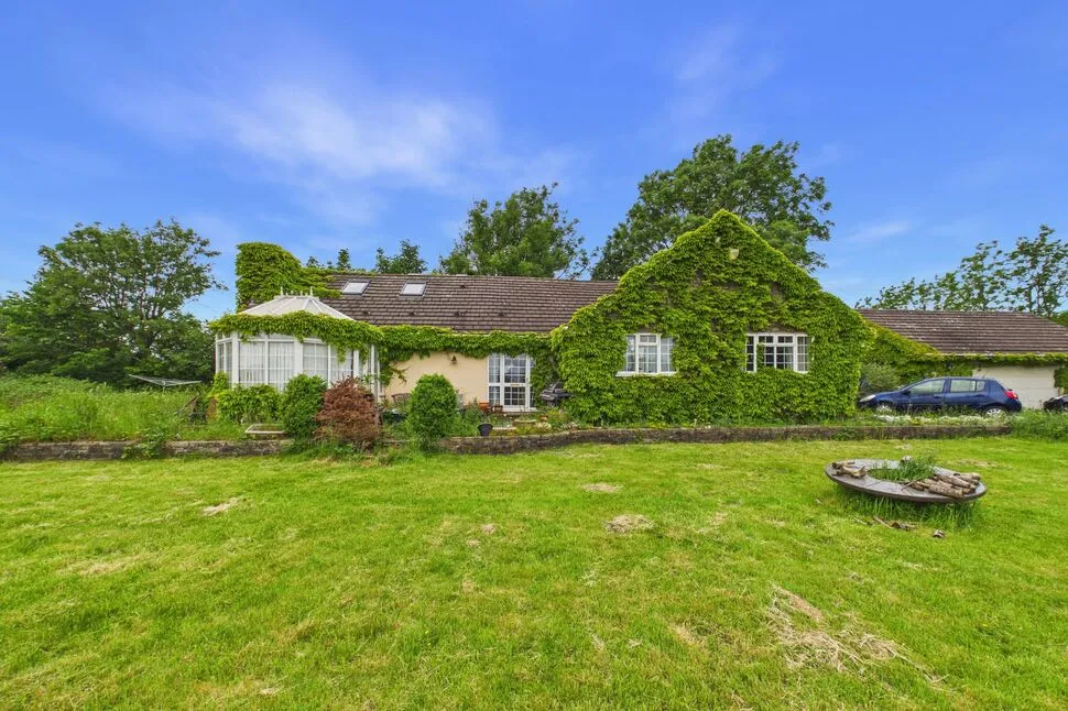 4 bed house for sale — Stockheld Lane, Leeds, West Yorkshire, LS15