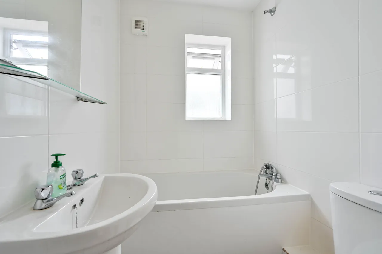 8 Midleton Road, New Malden, photo 8
