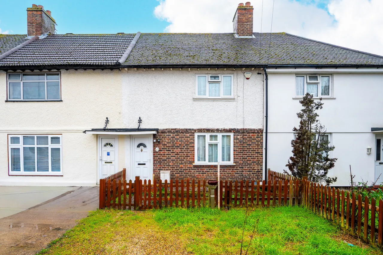3 bed house for sale — 8 Midleton Road, New Malden