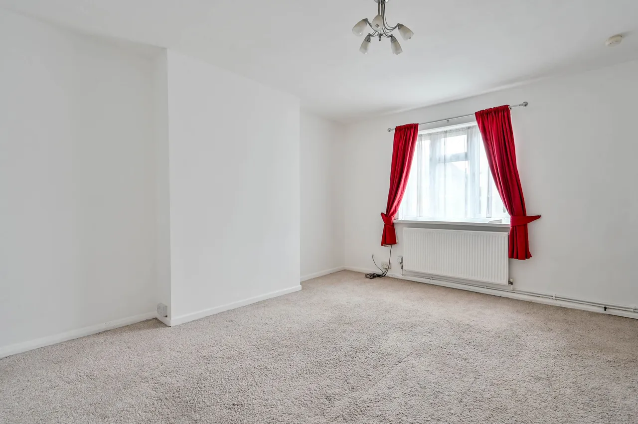 8 Midleton Road, New Malden, photo 2