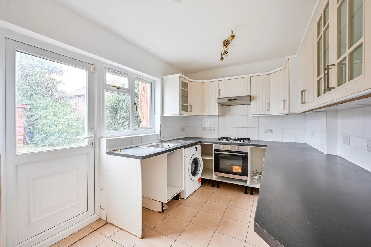 8 Midleton Road, New Malden, photo 4