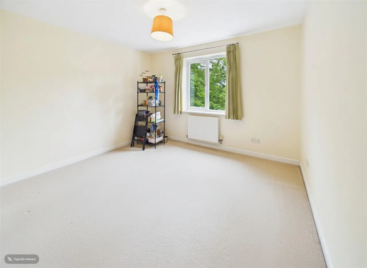 Stone Court, Worth, RH10, photo 8