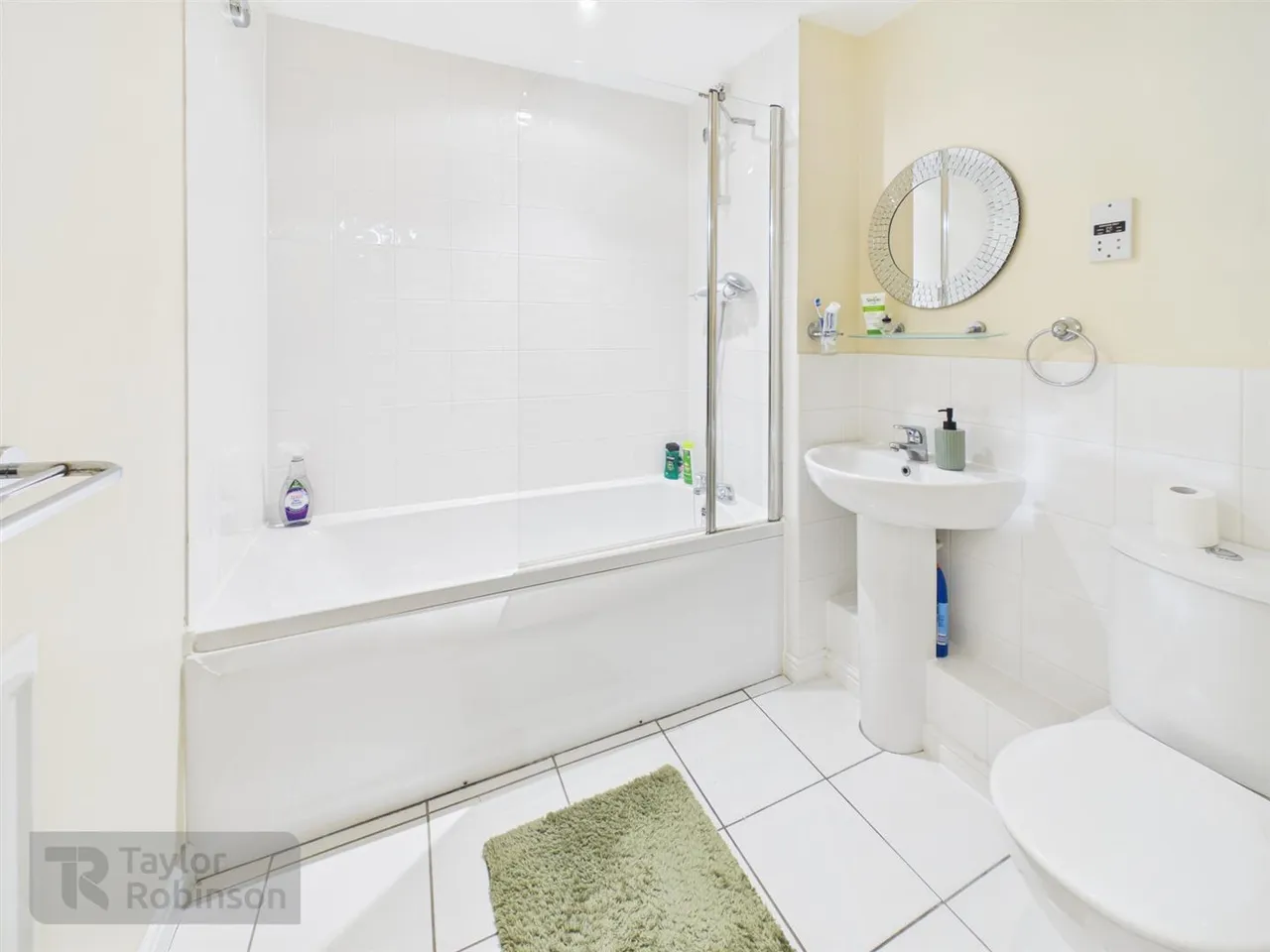 Stone Court, Worth, RH10, photo 9