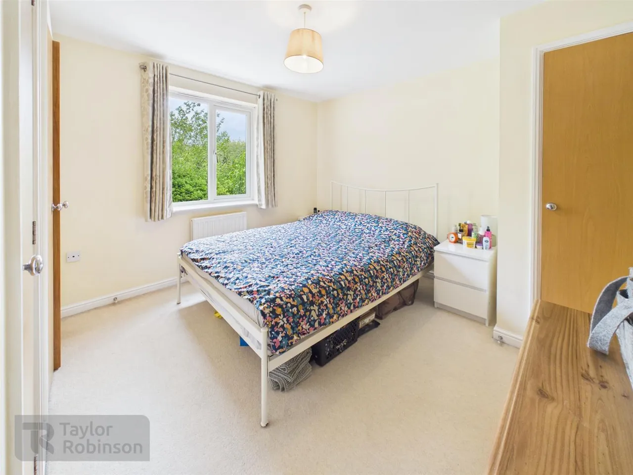 Stone Court, Worth, RH10, photo 6
