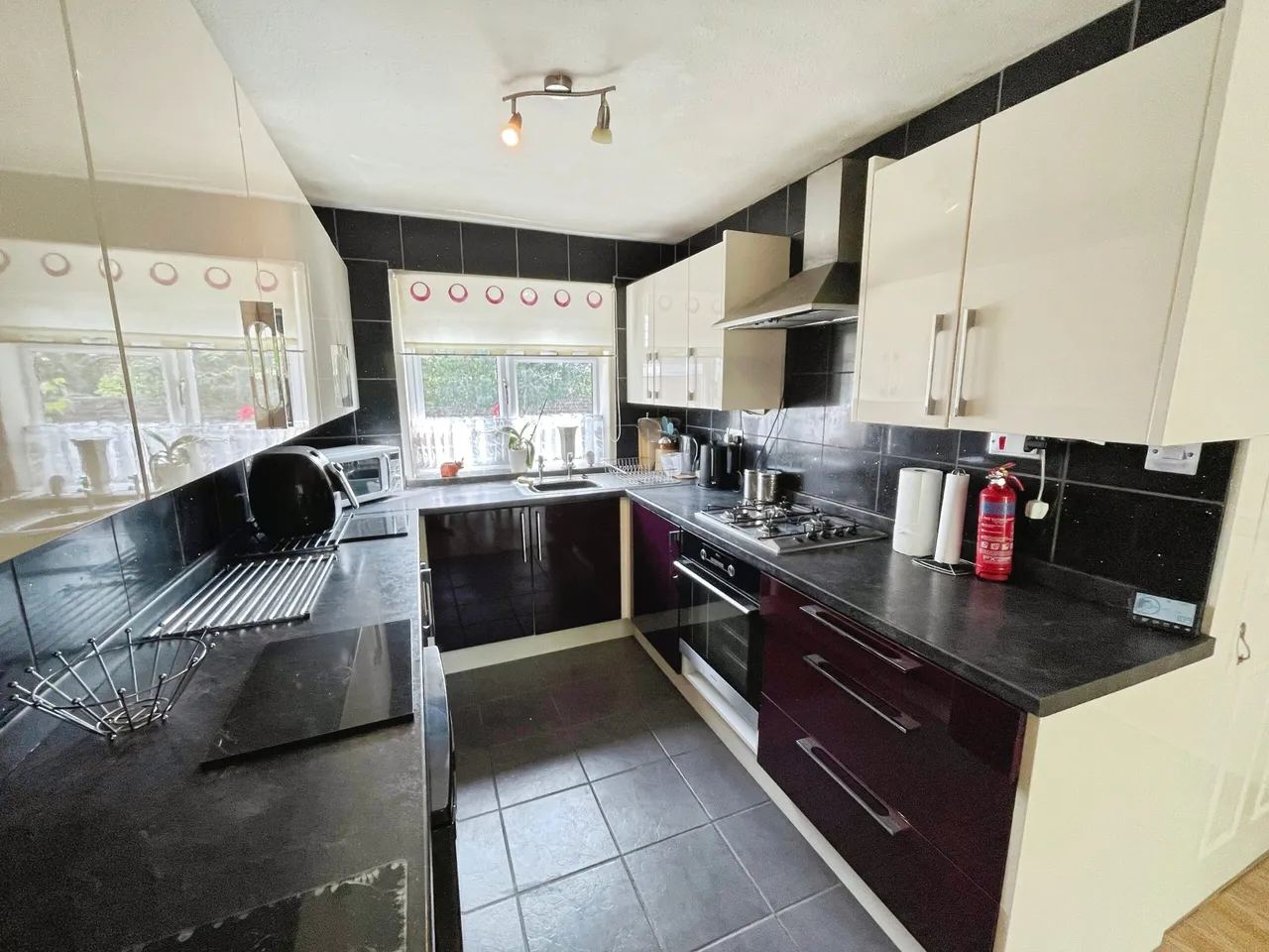 Tintern Close, Basingstoke, Basingstoke, RG24 9HF, photo 4