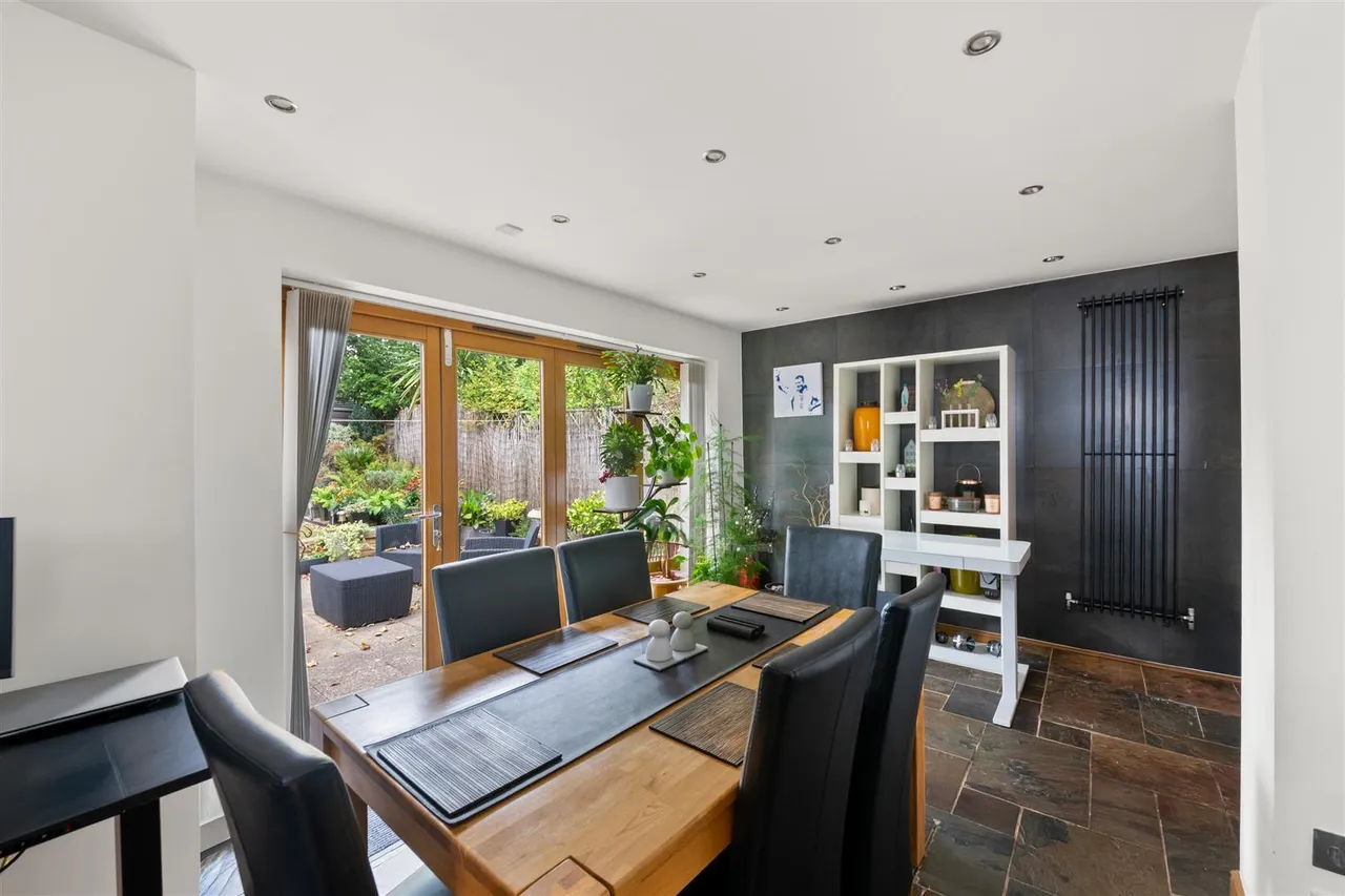 Castleton Road, Ruislip, photo 4