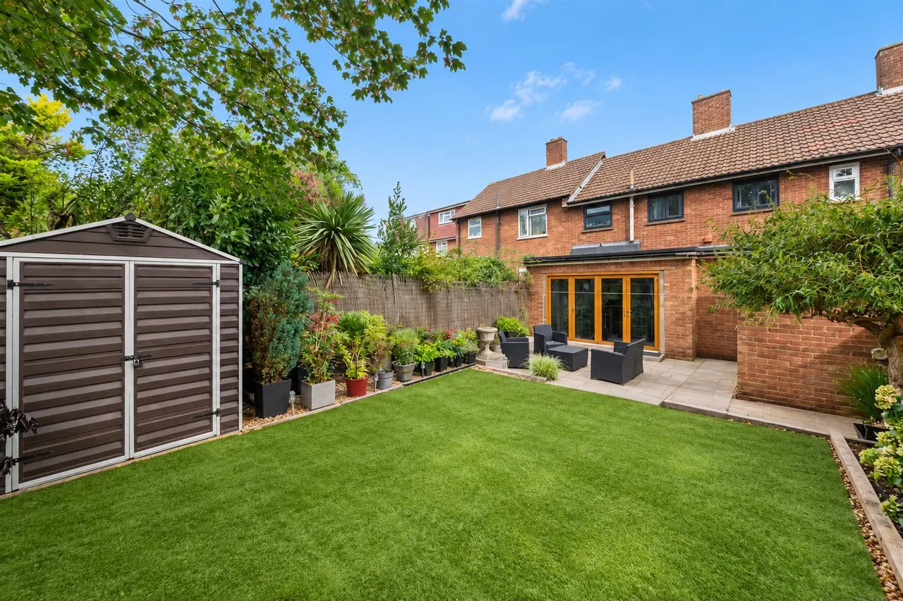 Castleton Road, Ruislip, photo 6