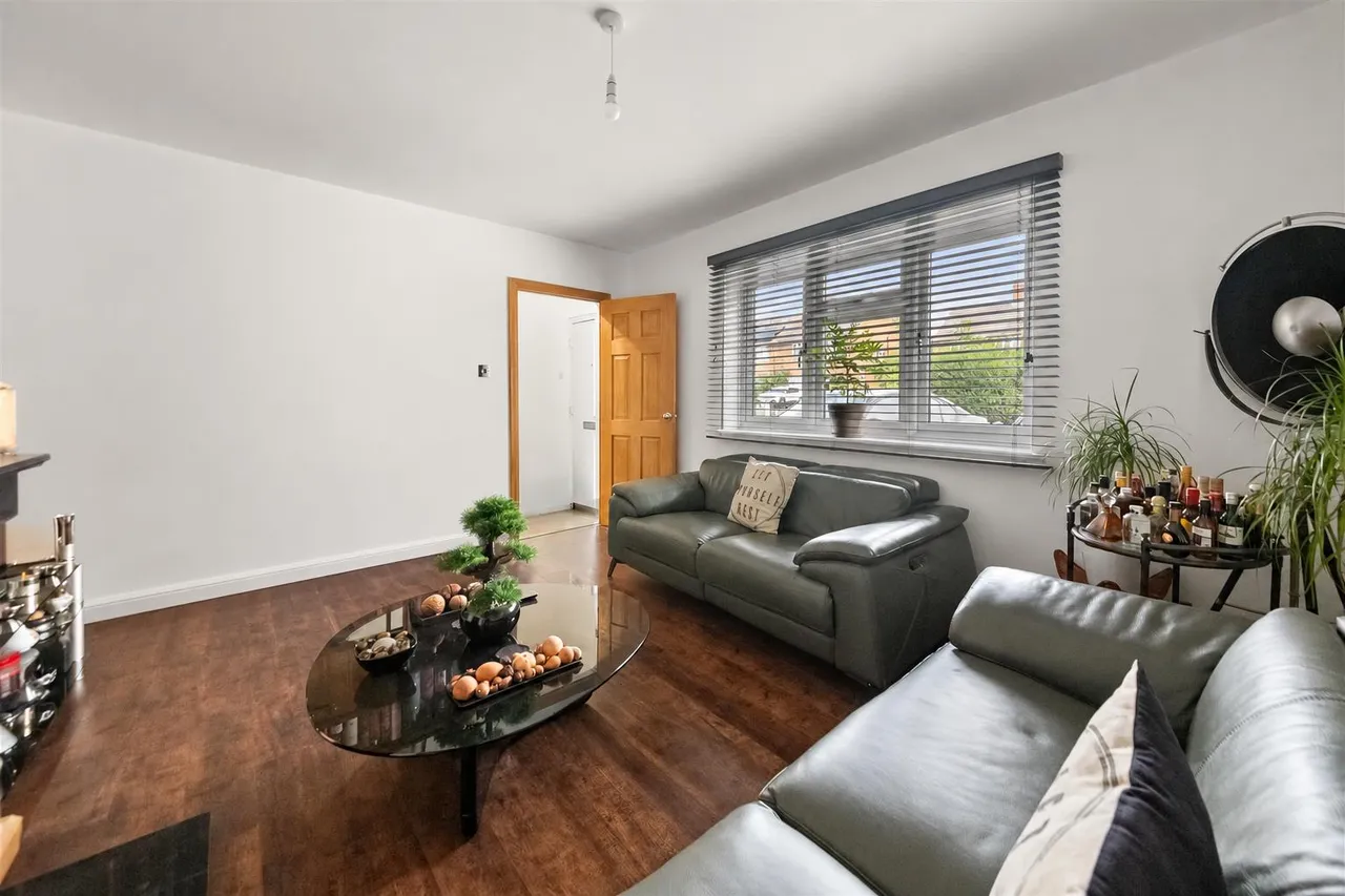 Castleton Road, Ruislip, photo 10