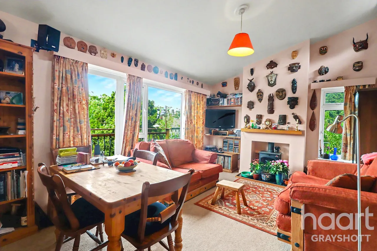Glen Road, Grayshott, GU26, photo 2