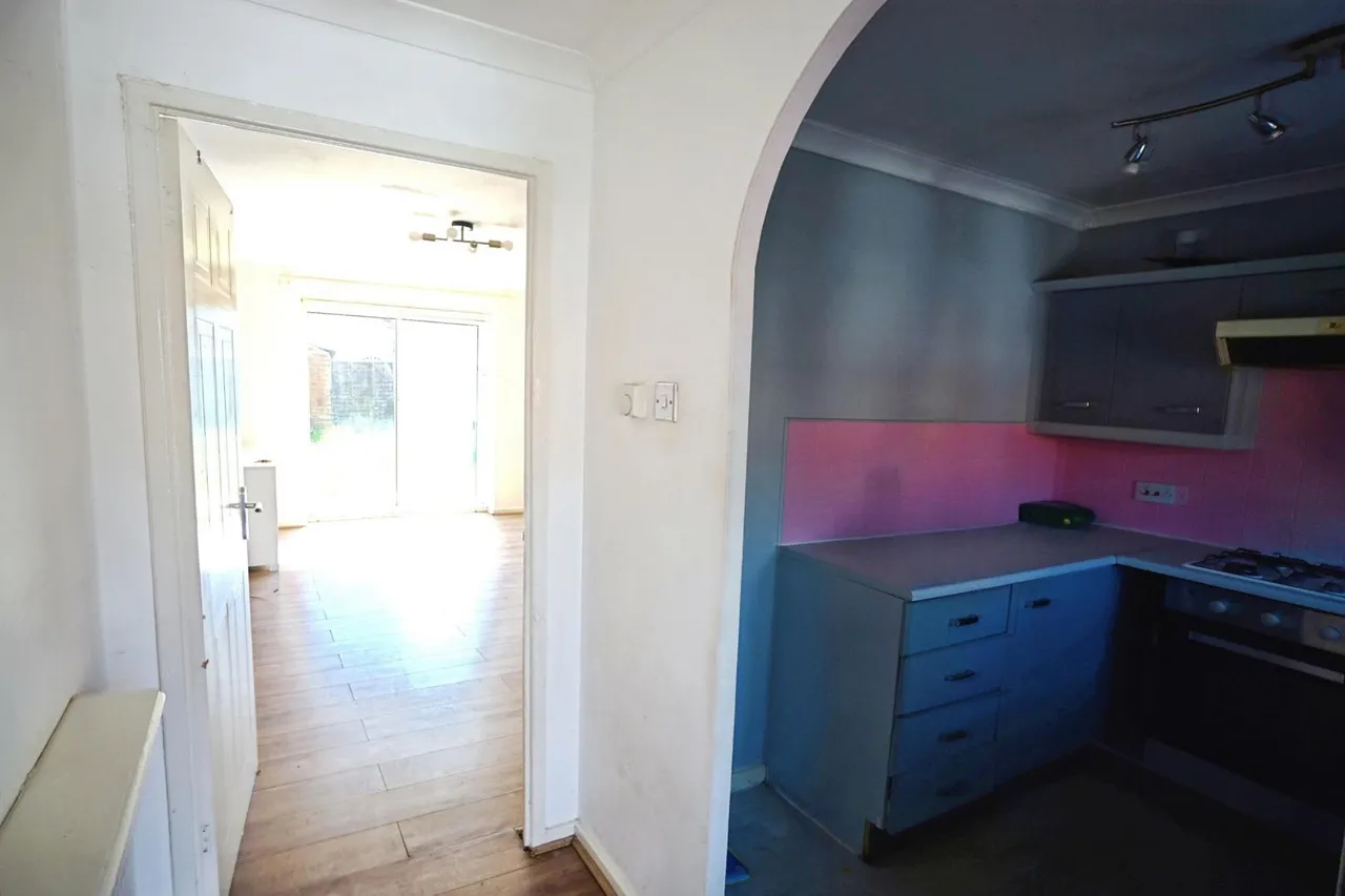Sarah Close, Coseley, WV14, photo 5