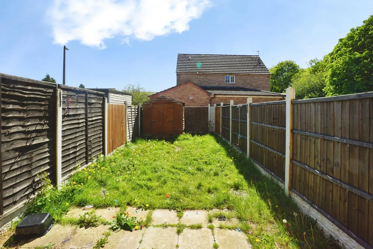 Sarah Close, Coseley, WV14, photo 11