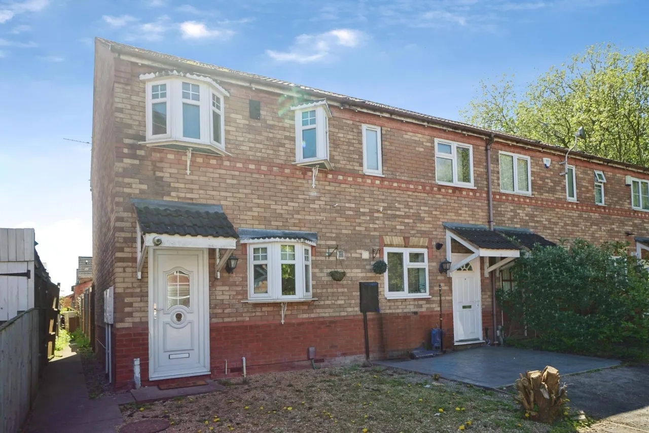 2 bed house for sale, Sarah Close, Coseley, WV14