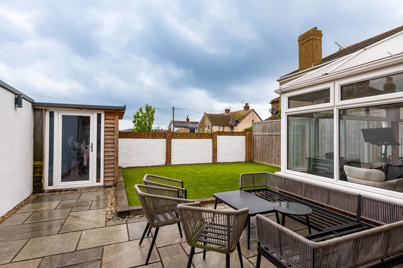 Lowfield Road, Minster On Sea, ME12, photo 13