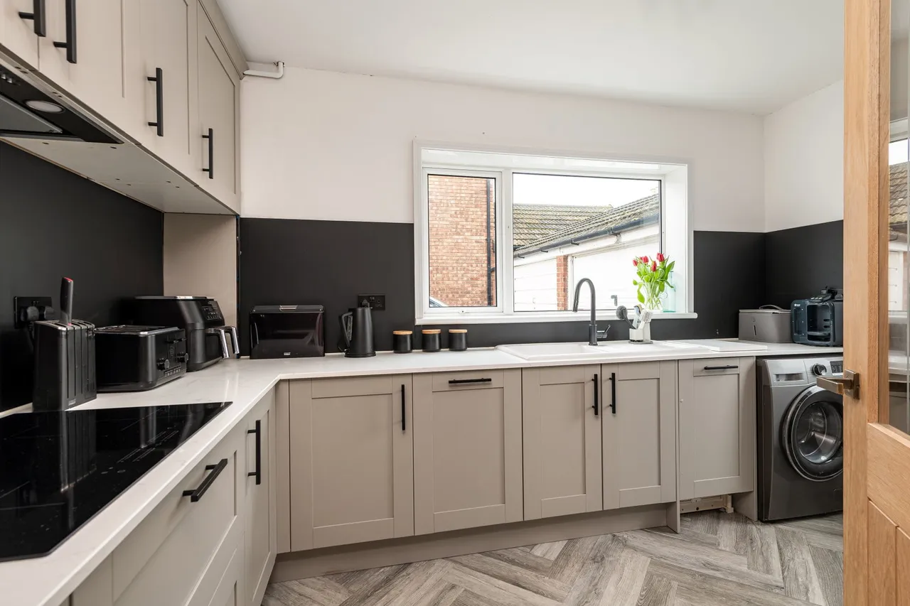 Lowfield Road, Minster On Sea, ME12, photo 6