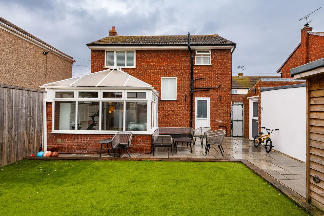 Lowfield Road, Minster On Sea, ME12, photo 15
