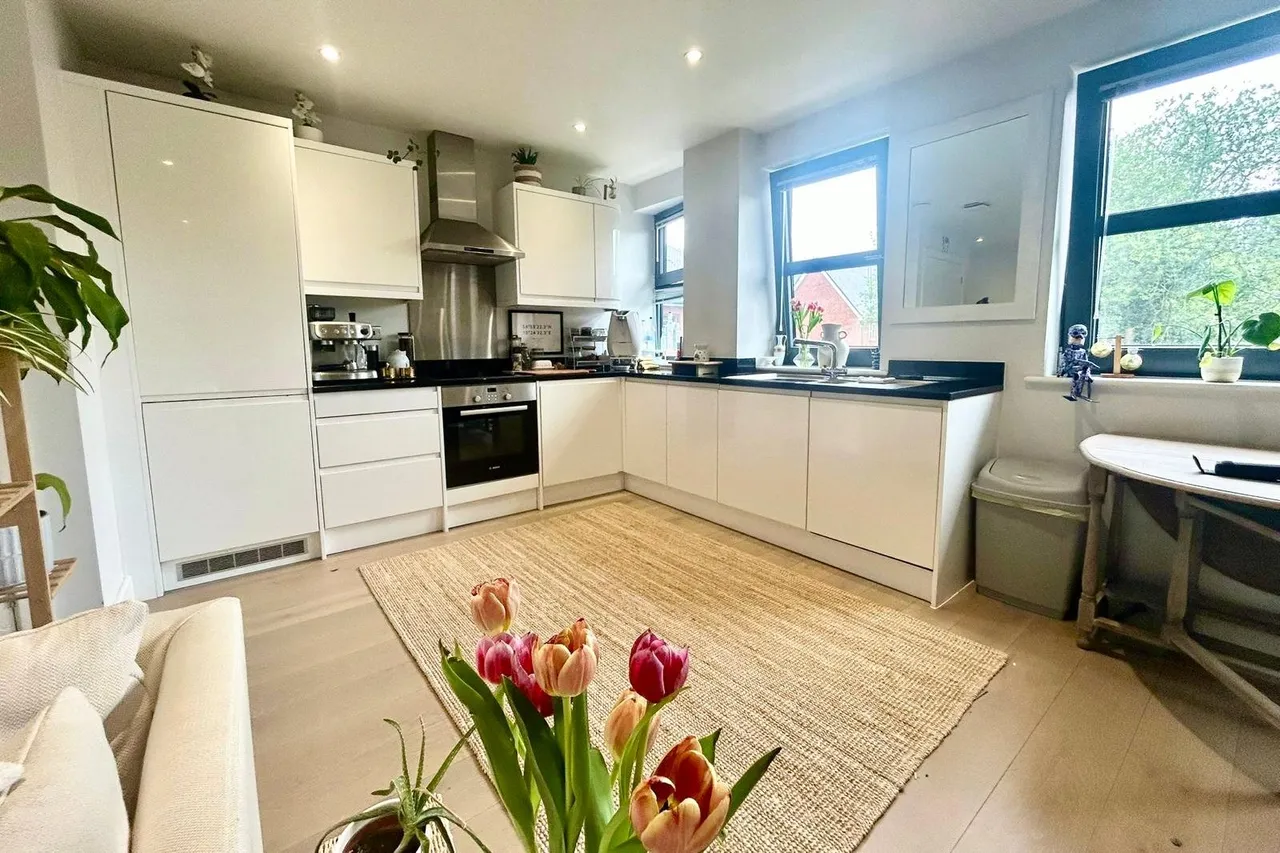 Finchampstead Road, Wokingham, Berkshire, RG40 2NN, photo 3