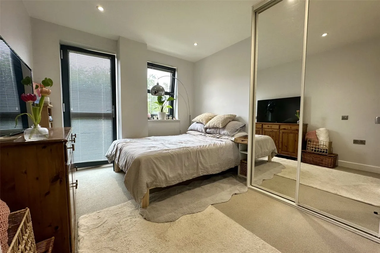 Finchampstead Road, Wokingham, Berkshire, RG40 2NN, photo 4