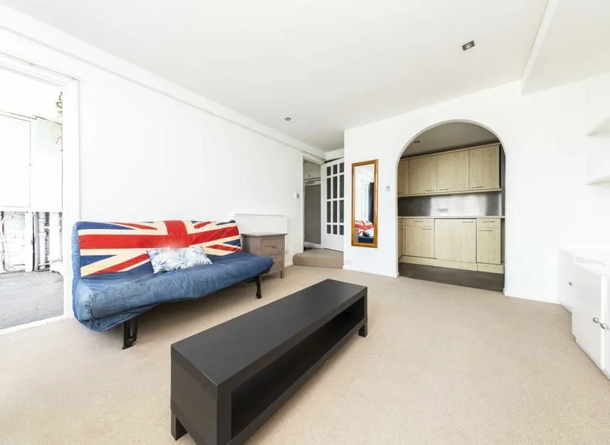 Gray's Inn Road, Bloomsbury, WC1X, photo 2