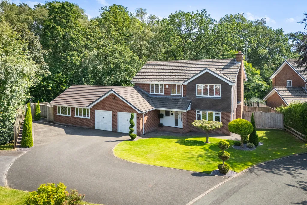 5 bed house for sale, Broom Hollow, Loggerheads