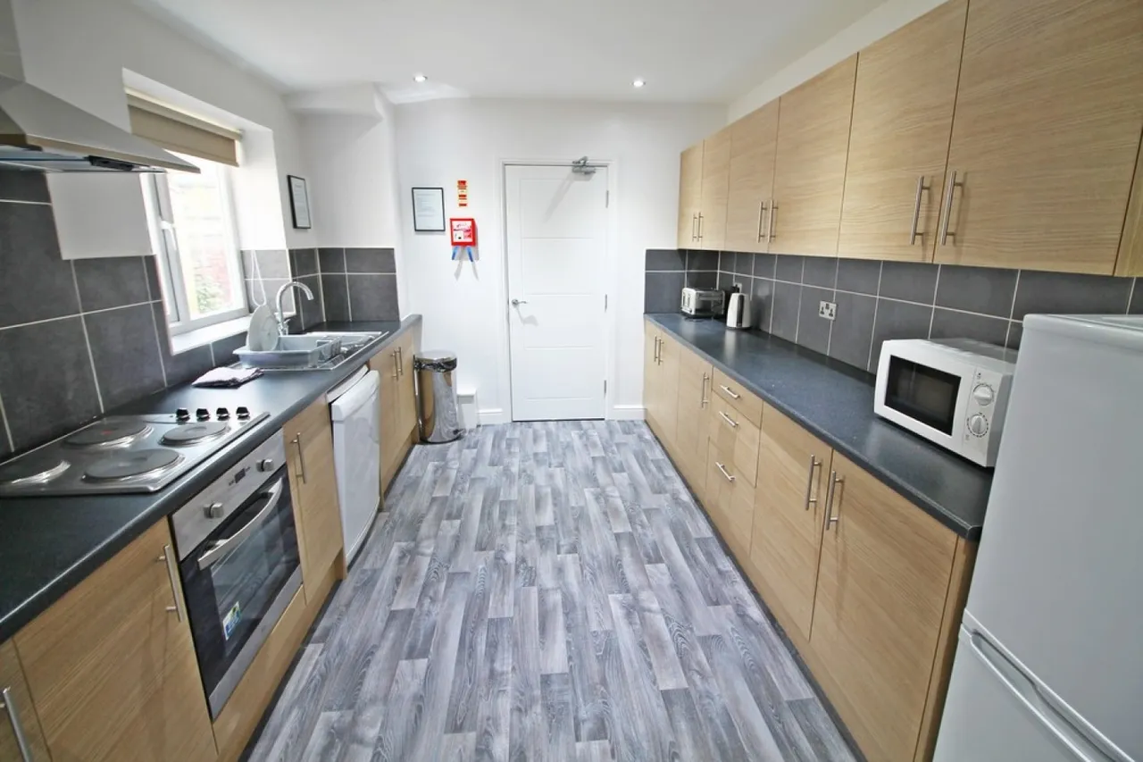 Room, 18 Waterloo Road, Runcorn, photo 6