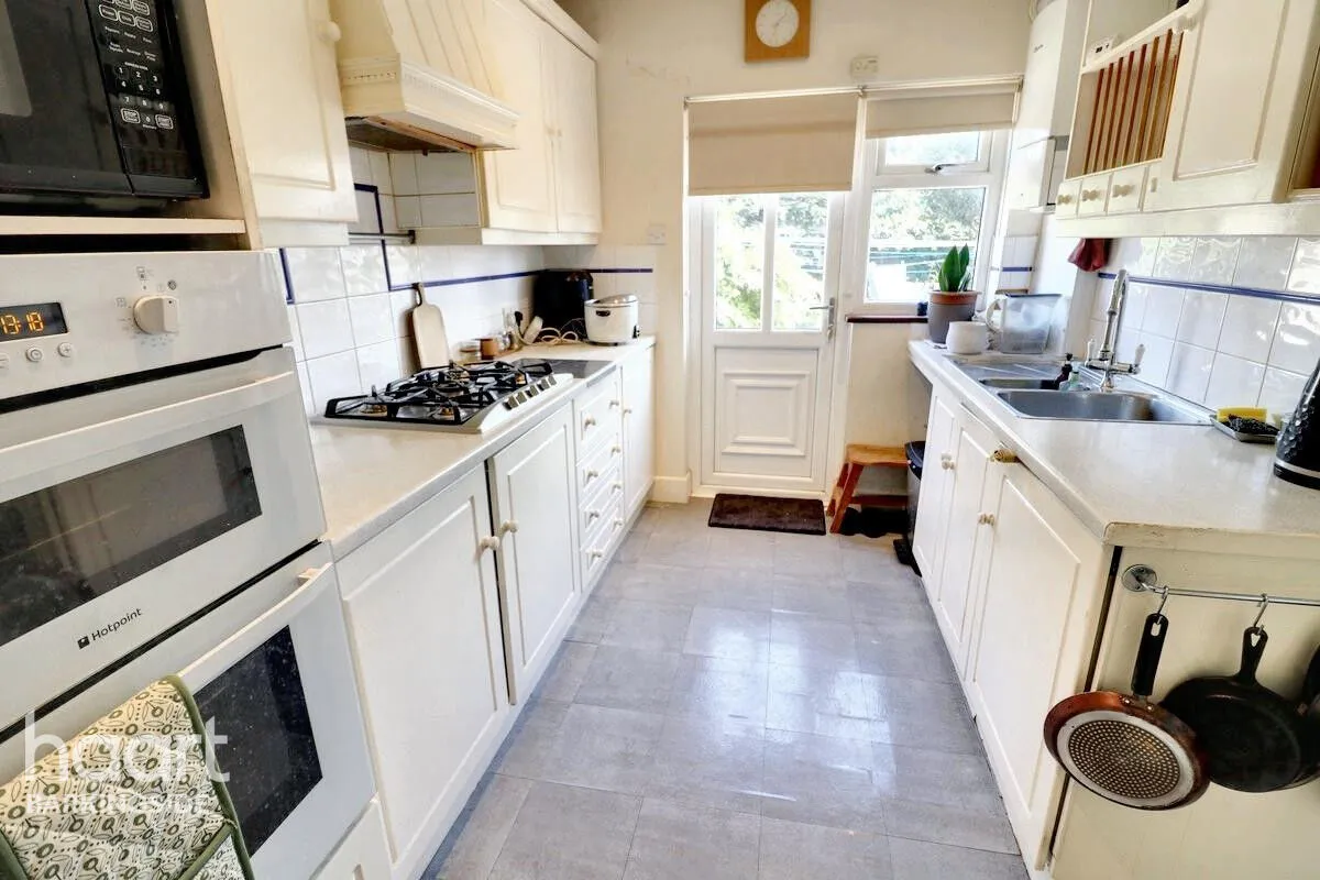 Spearpoint Gardens, Newbury Park, IG2, photo 13