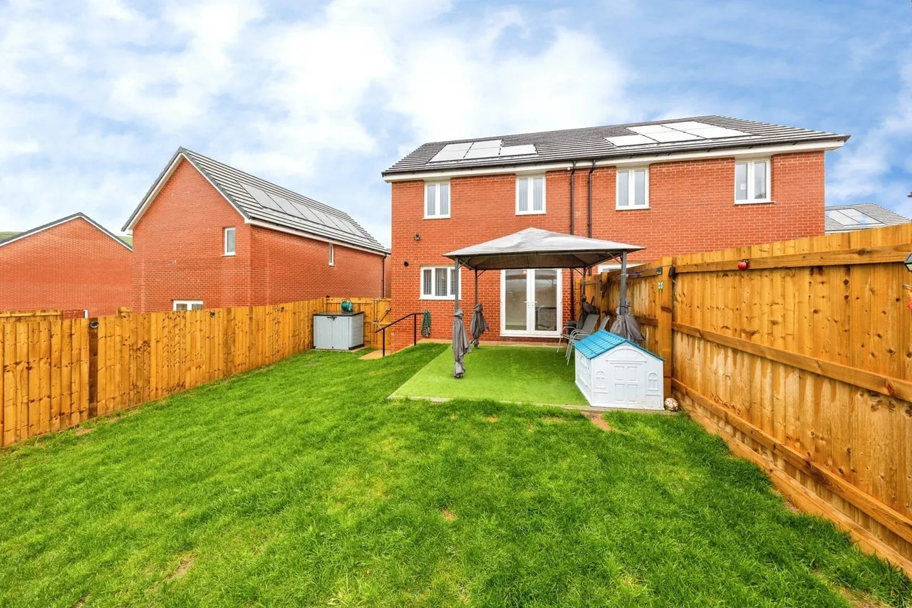 Maes Frondeg, Carmarthen, SA31, photo 17