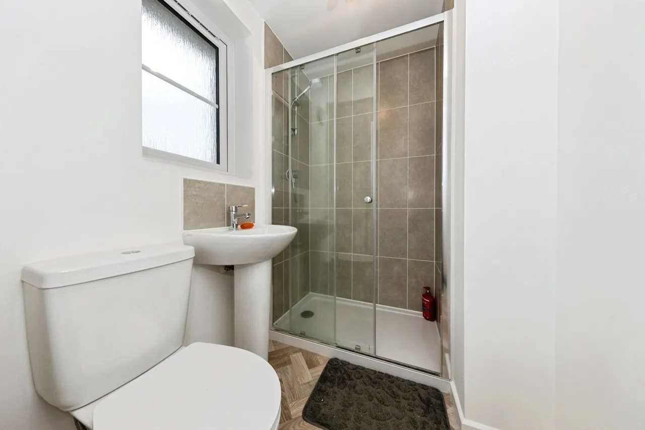 Maes Frondeg, Carmarthen, SA31, photo 11