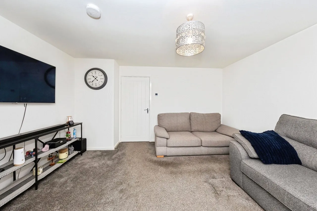 Maes Frondeg, Carmarthen, SA31, photo 6
