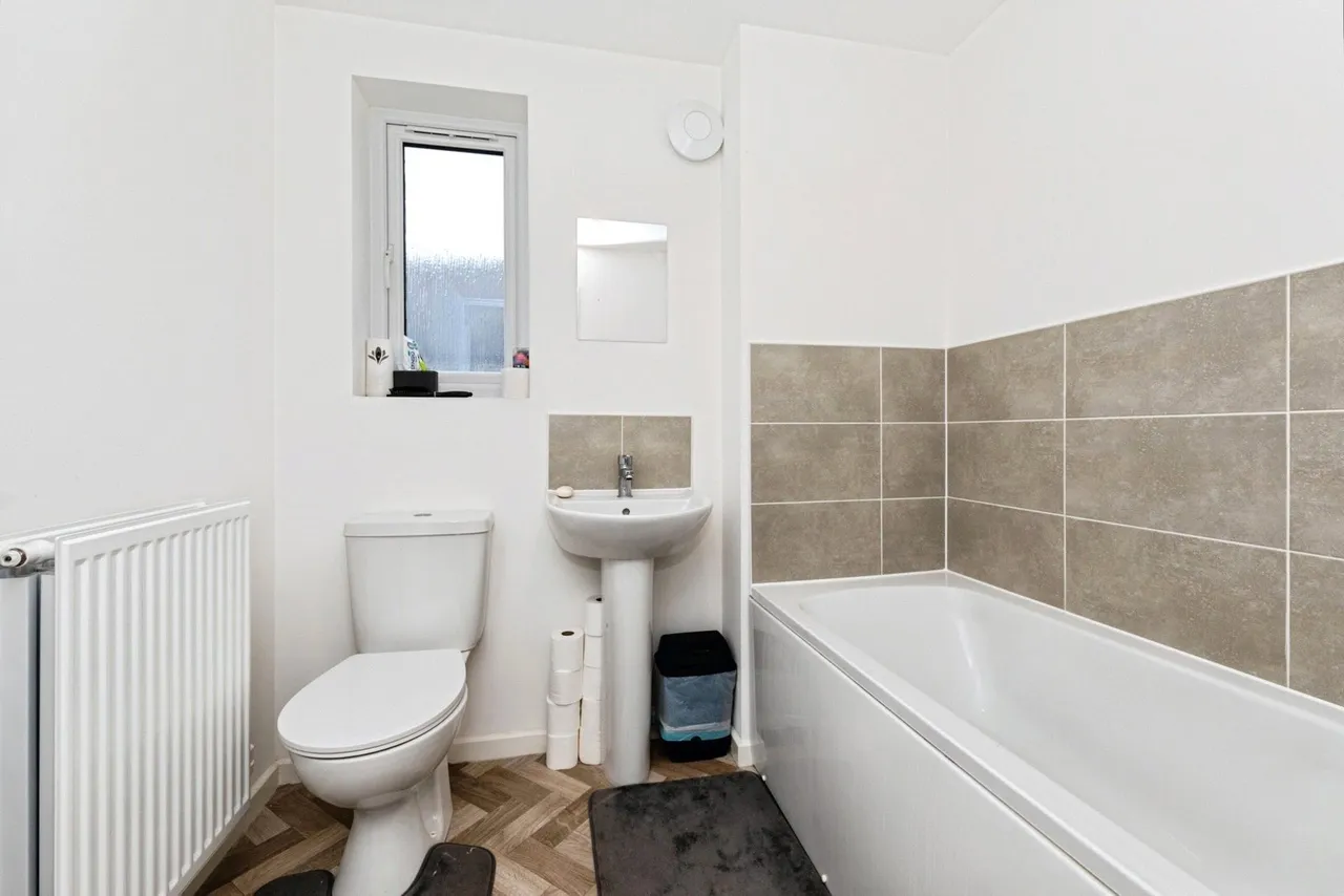 Maes Frondeg, Carmarthen, SA31, photo 16
